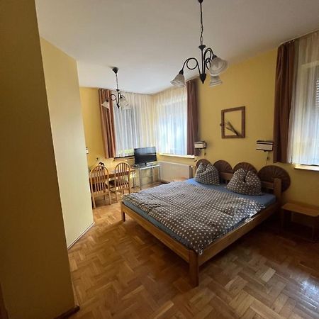 Villa Centrum With Access Kitchen (Adults Only) Ζιελόνα Γκόρα Εξωτερικό φωτογραφία