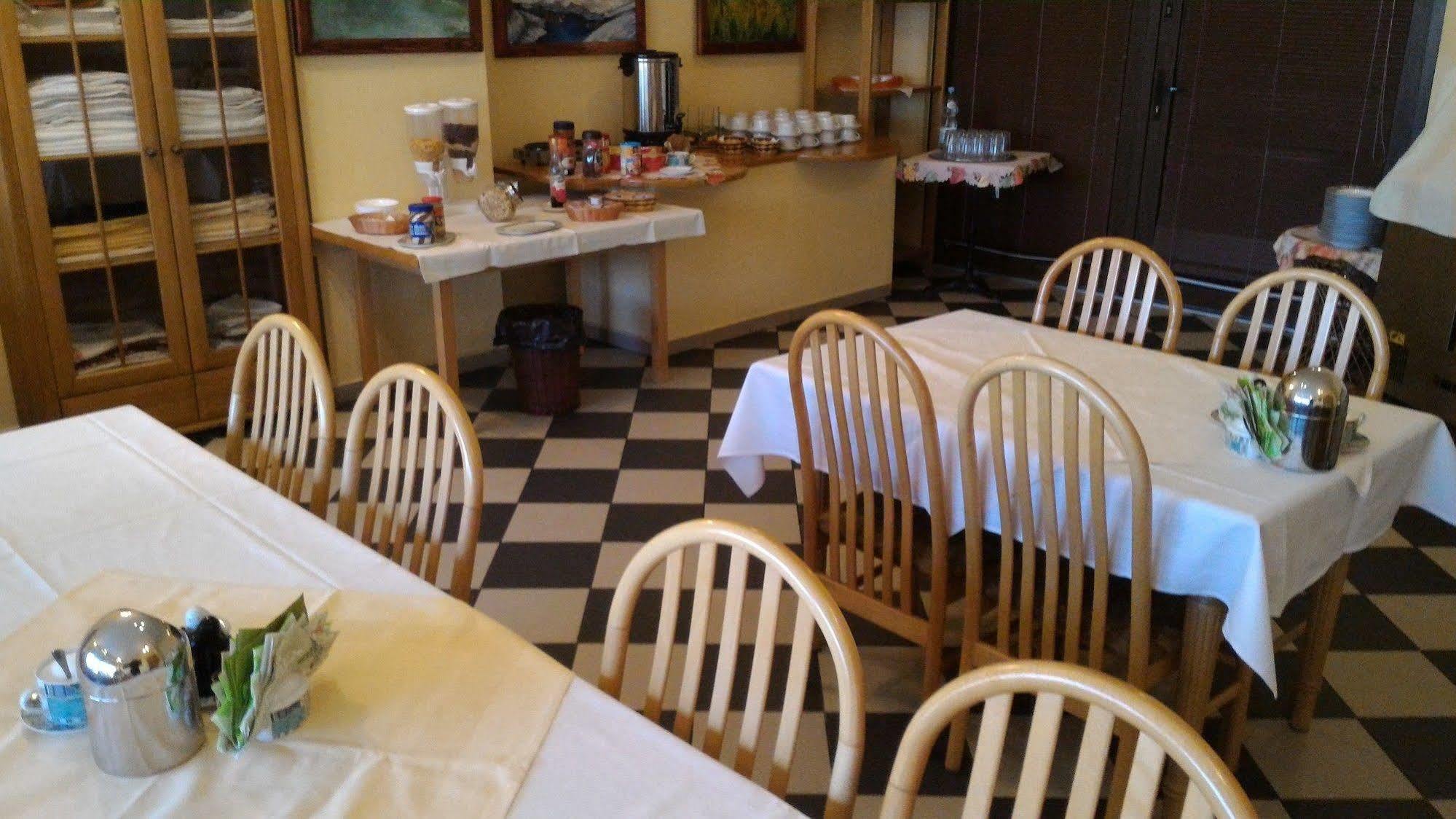Villa Centrum With Access Kitchen (Adults Only) Ζιελόνα Γκόρα Εξωτερικό φωτογραφία